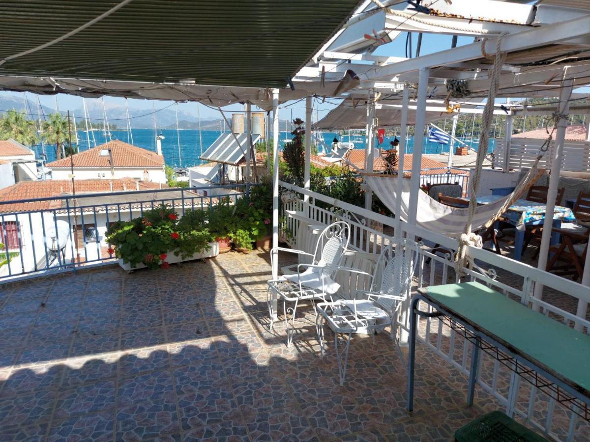 Nikos Rooms And Studios Poros Town Exterior foto